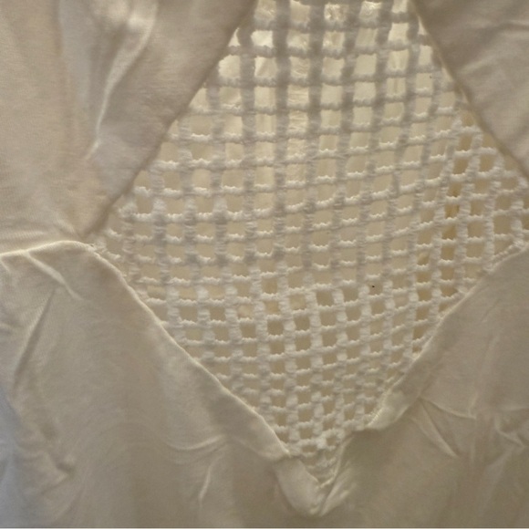 POL White Tomato Girl Tank Top with Cut Out Design - Picture 3 of 6